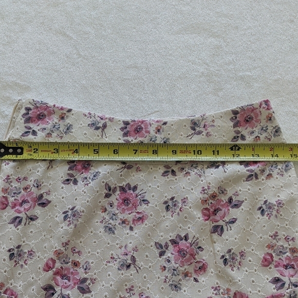 Elegant Floral A-Line Skirt in Cream and Purple - Picture 8 of 13